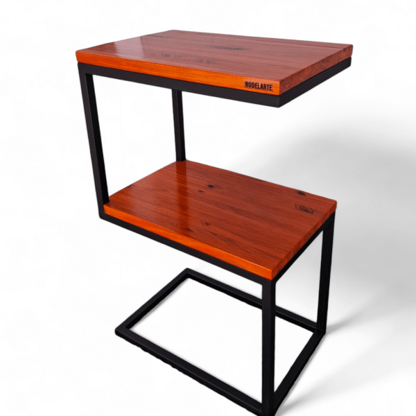 Mesa auxiliar moderna de madera y metal con diseño en forma de Z.