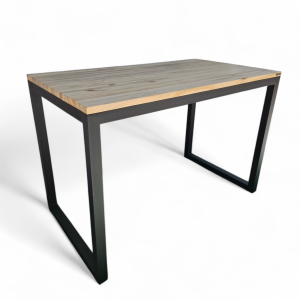 Mesa moderna con tablero de madera clara y patas de metal negro en un diseño minimalista.