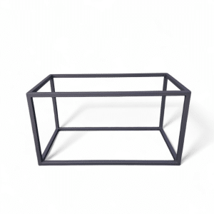 Estructura metálica minimalista para mesita de hormigón, ideal para interiores modernos. Proporciona soporte estable y añade un toque industrial al espacio. Perfecta para salas de estar.