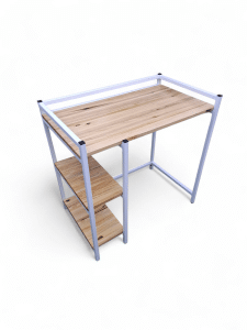 Mueble de lavadero de metal con tablero y estantes de madera. Ideal para optimizar espacio, organizar detergentes y utensilios en áreas de lavado.