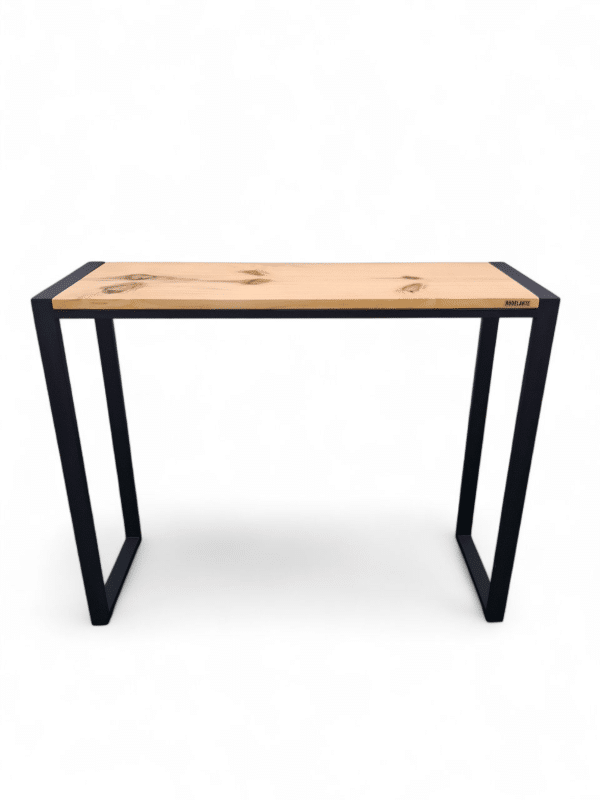 Consola minimalista con estructura negra y superficie de madera clara, ideal para entradas modernas. Perfecta para decoración, llaves o flores.