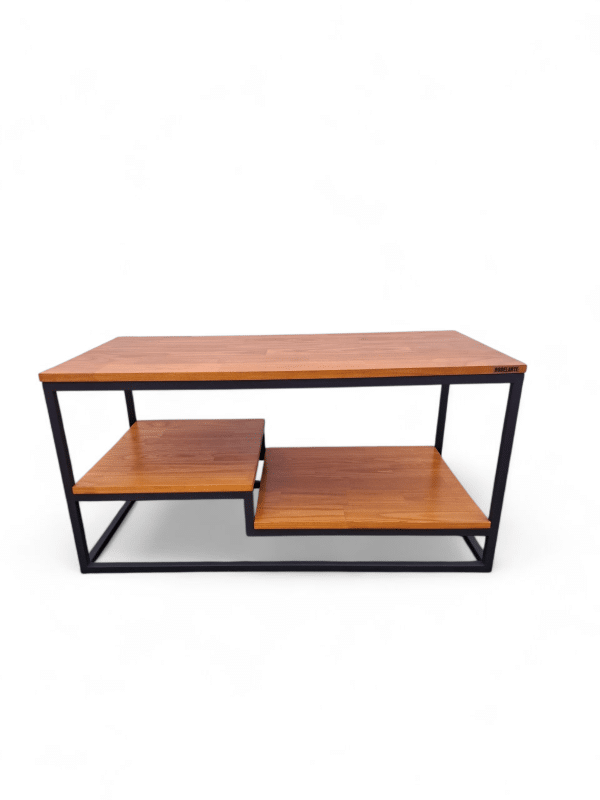 Mesa ratona moderna de dos niveles con estructura metálica negra y superficies de madera, ideal para almacenamiento y decoración en salas de estar.