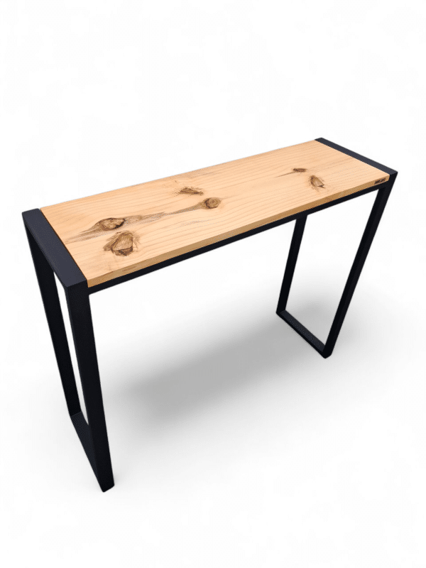 Consola moderna de entrada con tablero de madera rústico y estructura metálica negra, ideal para decorar el recibidor y colocar llaves u objetos decorativos.
