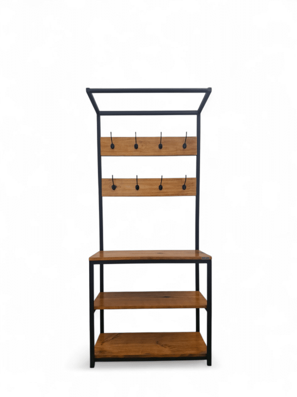 Perchero despojador con estructura metálica negra y estantes de madera. Ideal para organizar abrigos y accesorios en la entrada del hogar. Perfecto para optimizar espacios reducidos.