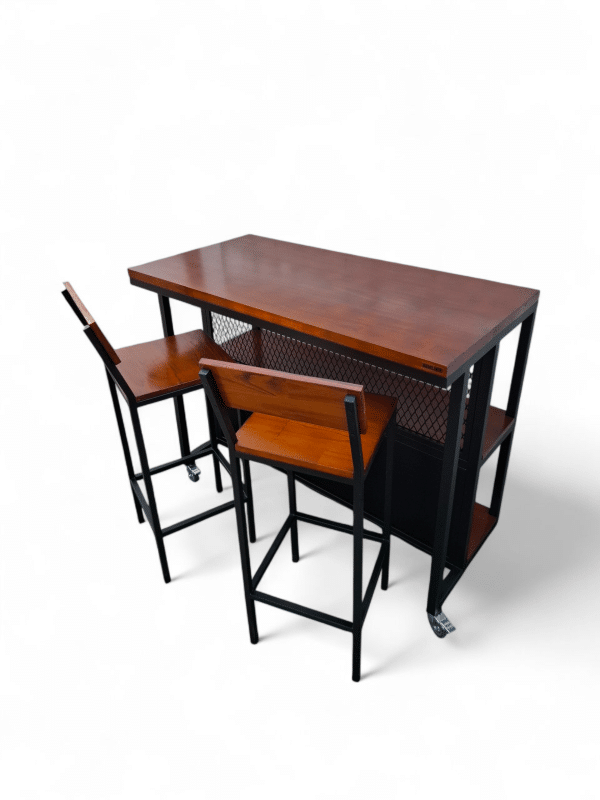 Mueble para desayuno de diseño industrial, con mesa de madera y estructura metálica negra. Ideal para cocinas modernas, permite comidas rápidas con estilo y eficiencia.