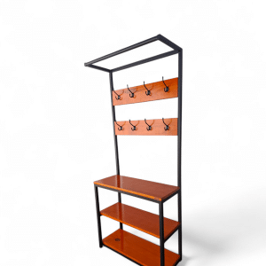 Perchero recibidor de madera y metal con estantes y ganchos. Ideal para organizar abrigos y accesorios en la entrada de casa, aportando funcionalidad y estilo moderno al espacio.