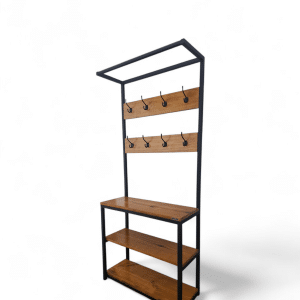 Perchero despojador de metal y madera con ganchos y estantes, ideal para organizar ropa y accesorios en la entrada del hogar. Combina funcionalidad y estética moderna.