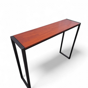 Barra alta de cocina con superficie de madera y estructura metálica negra. Ideal para desayunos rápidos o espacio social en la cocina. Diseño moderno y funcional.
