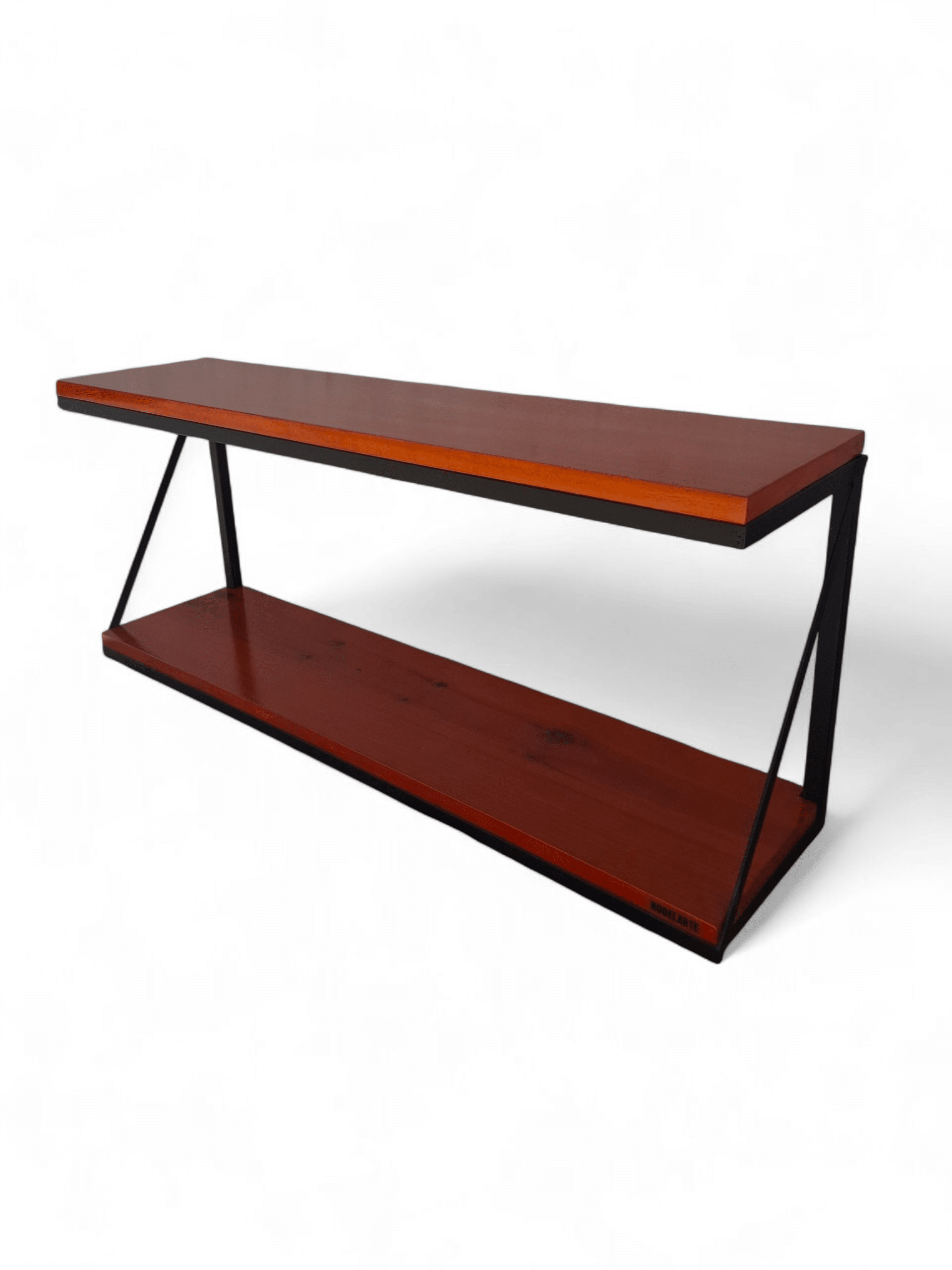 Estantería colgante moderna de madera y metal, ideal para organizar libros y decorar espacios pequeños. Diseño elegante que optimiza espacio en el hogar.