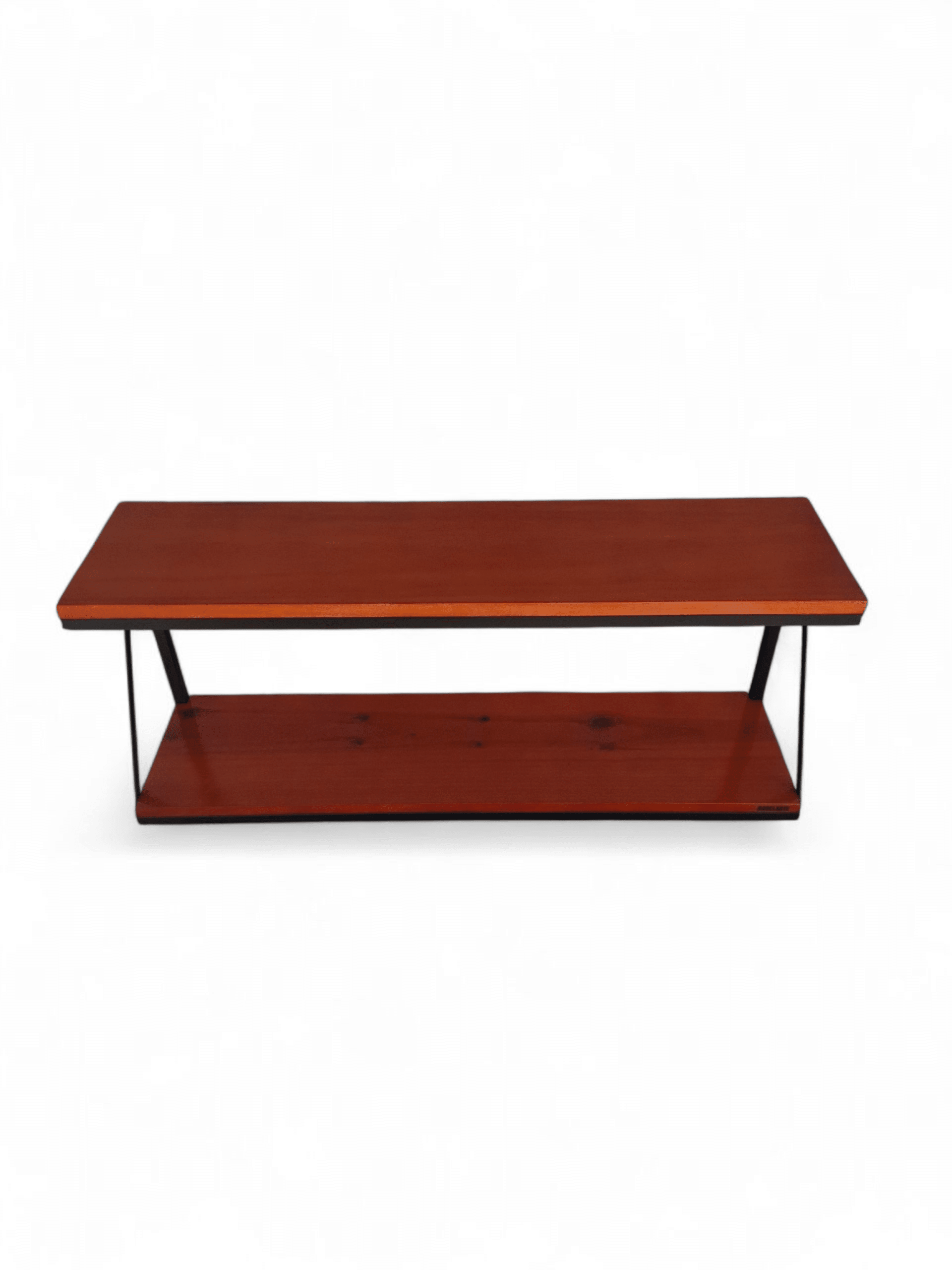 Estantería colgante de madera oscura con soportes de metal negro. Ideal para organizar libros en espacios modernos y minimalistas. Perfecta para ahorrar espacio en el hogar.