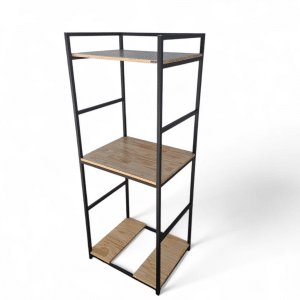Mueble de almacenamiento para lavadero con estructura metálica negra y estantes de madera, ideal para organizar productos de limpieza y mantener el orden en espacios reducidos.