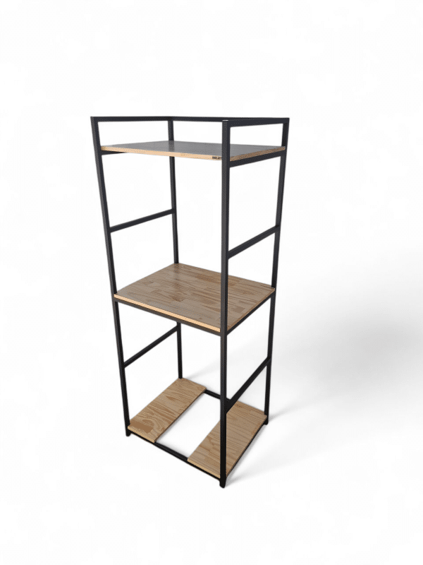 Estantería Funcional para Lavadero Mueble de almacenamiento para lavadero con estructura metálica negra y estantes de madera, ideal para organizar productos de limpieza y mantener el orden en espacios reducidos.