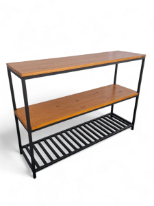 Mueble auxiliar minimalista para cocina, con estantes de madera y estructura metálica negra, ideal para almacenar utensilios o ingredientes. Perfecto como alacena auxiliar de cocina.