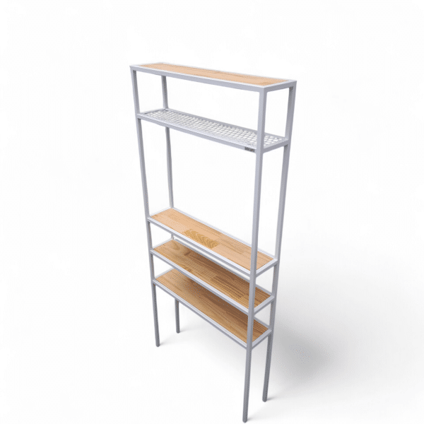 Estante de metal y madera, ideal para alacena de cocina. Permite almacenar utensilios o despensa, optimizando el espacio con estilo minimalista y funcional.