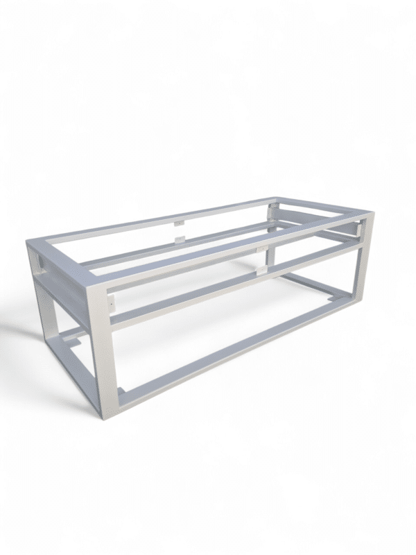 Estructura metálica rectangular para mesa elevable, ideal para crear una mesa ajustable en altura. Diseño moderno y funcional, perfecto para optimizar espacio en salones o estudios.