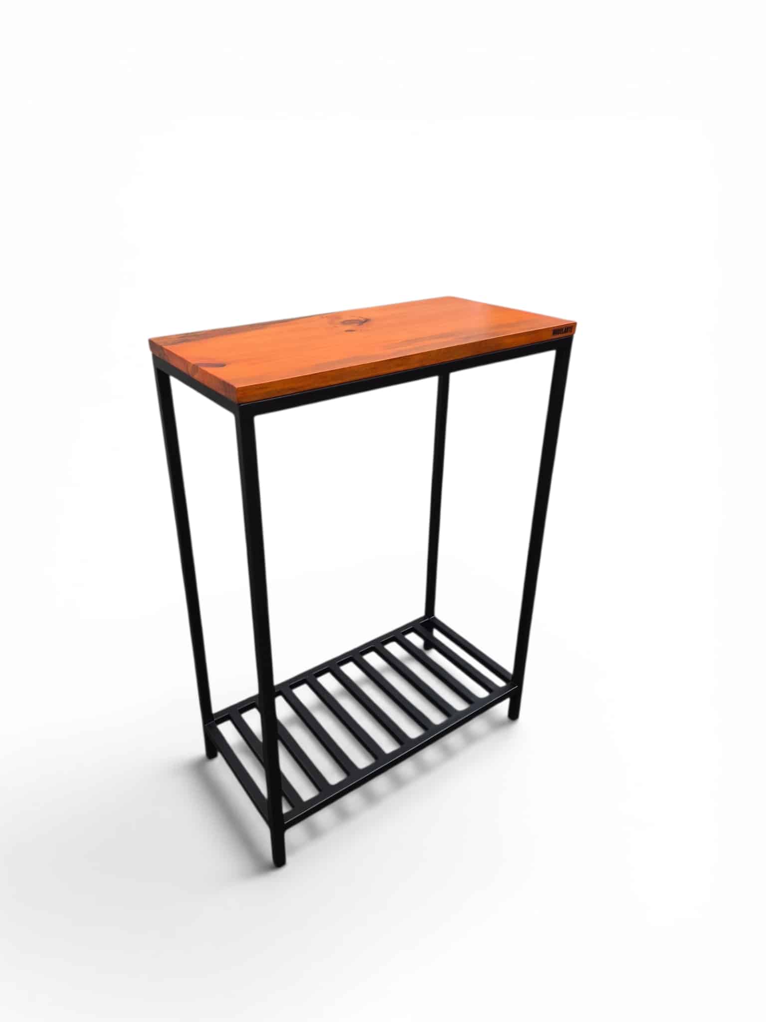 Mesa recibidor de estilo industrial con estructura de hierro y superficie de madera. Ideal para decorar entradas, sostener llaves o adornos. Diseño elegante y funcional para el hogar.
