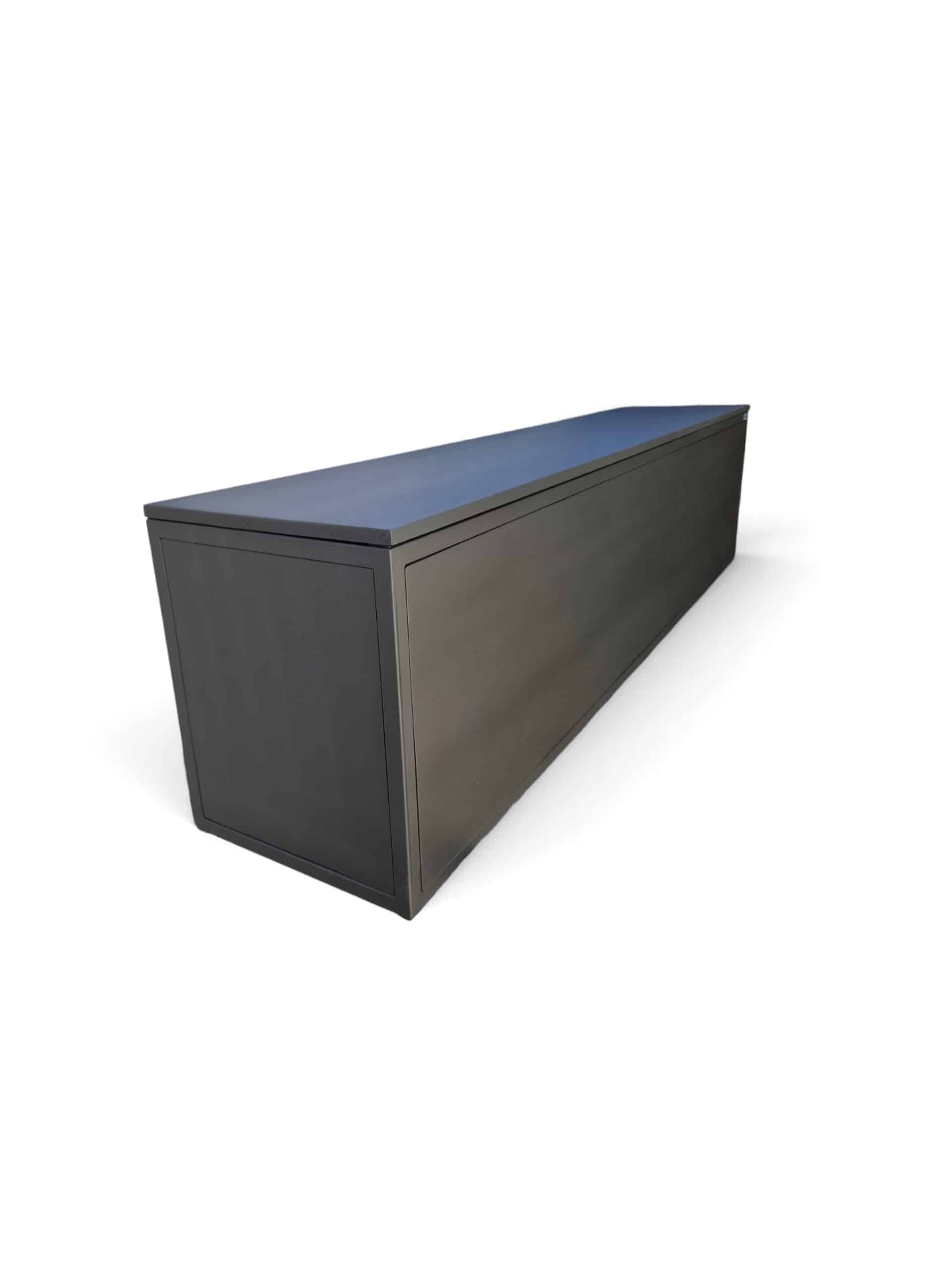 Baúl organizador negro satinado 180x50x40 cm, ideal para alacenas, aparadores y recibidores. Tapa asistida con pistones, perfecto como pie de cama o para almacenar