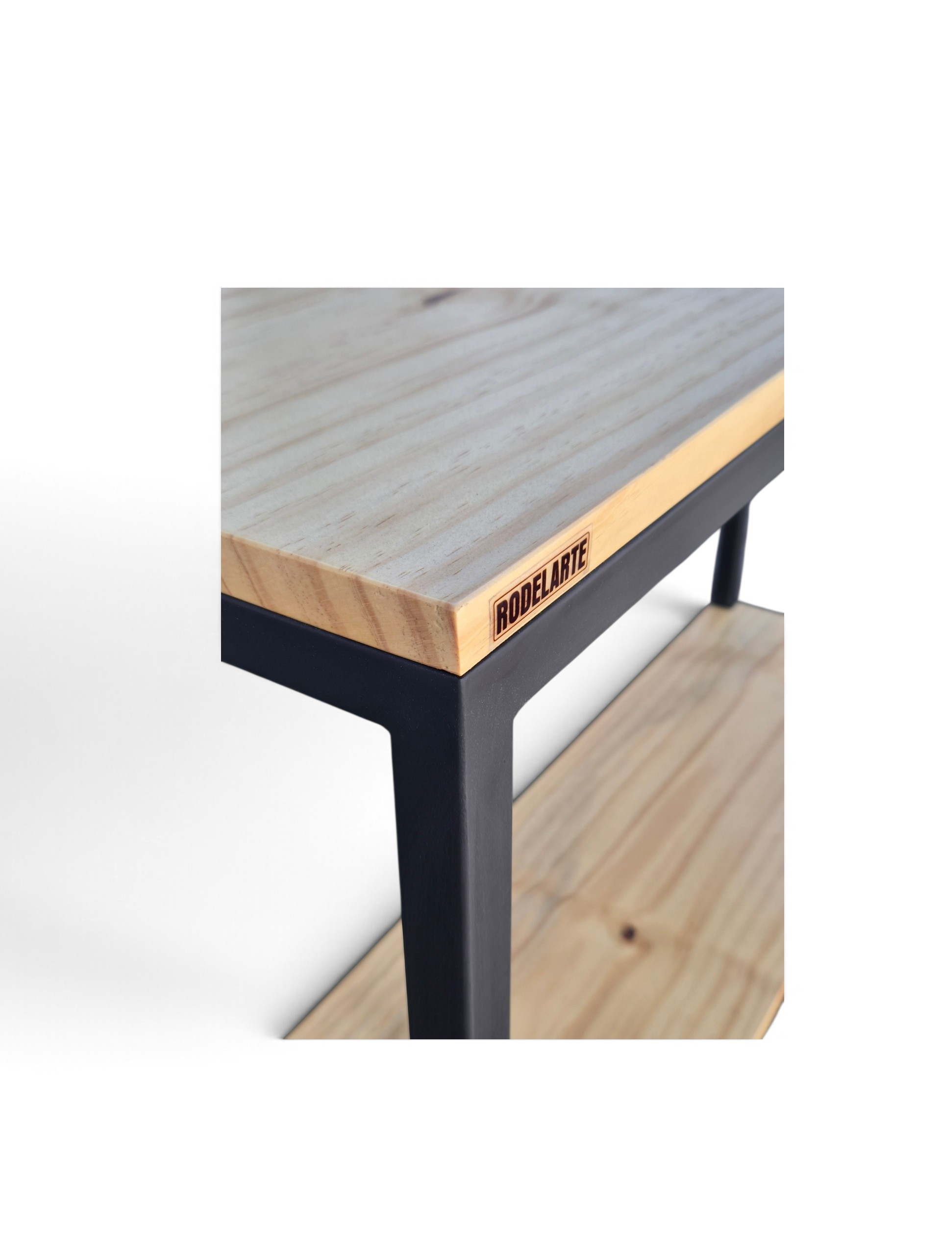 Consola recibidor de hierro negro satinado con madera tono cristal. Ideal para entradas, con estante inferior para almacenamiento funcional
