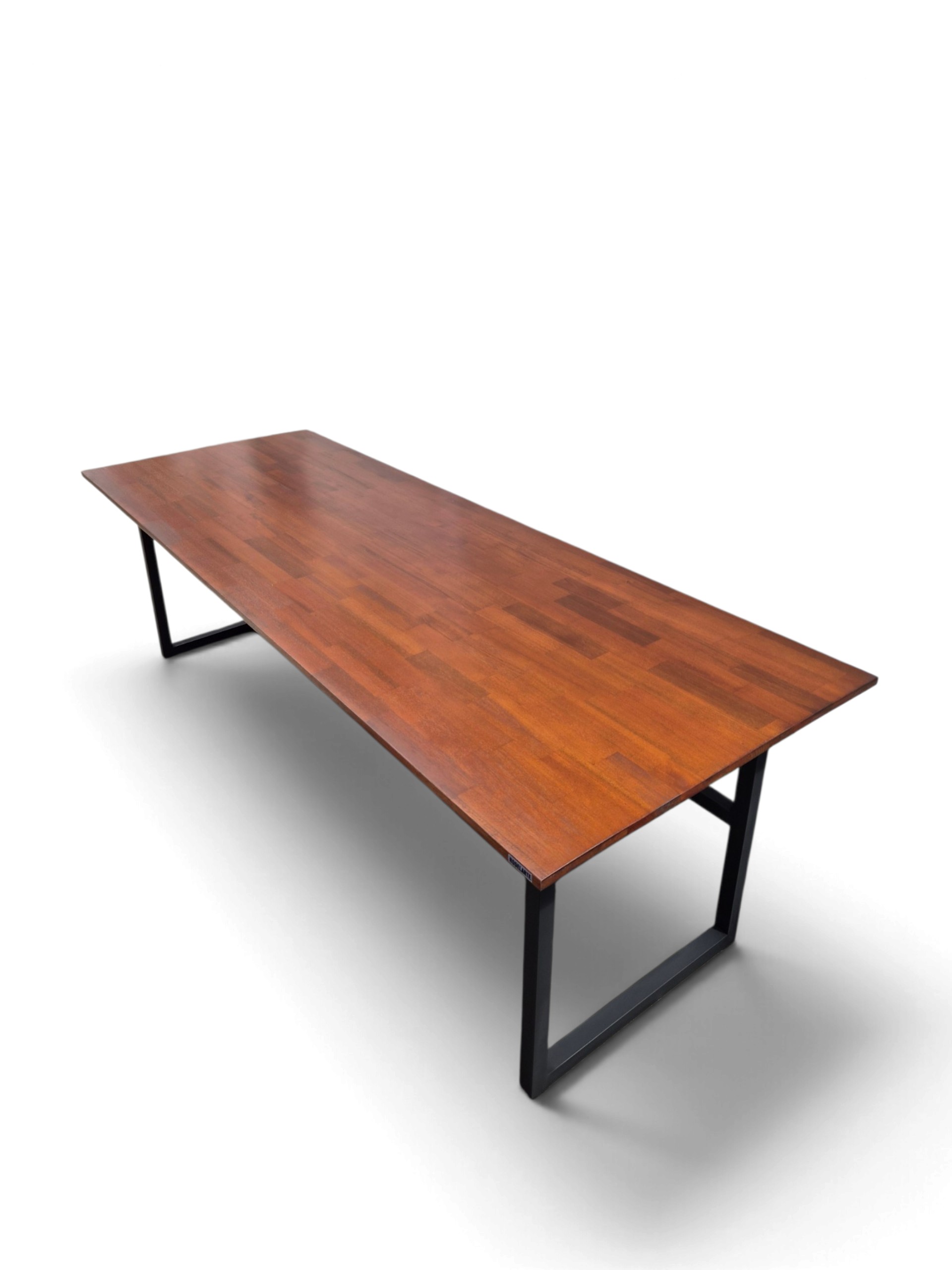 Escritorio de estudio 240x75x90 cm, tapa de madera de nogal, estructura de hierro negro mate. Amplio y reforzado, ideal para trabajar o estudiar cómodamente en casa u oficina