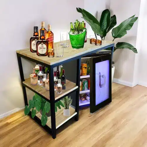 Barra auxiliar industrial con estantes y minibar