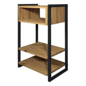 Estantería de madera con estructura de metal negro. Cuenta con tres niveles abiertos y un compartimento superior, ideal para almacenamiento y decoración de espacios modernos.