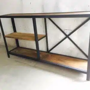 Estante de madera y metal con estructura rectangular, estantes de varios niveles y diseño industrial minimalista.