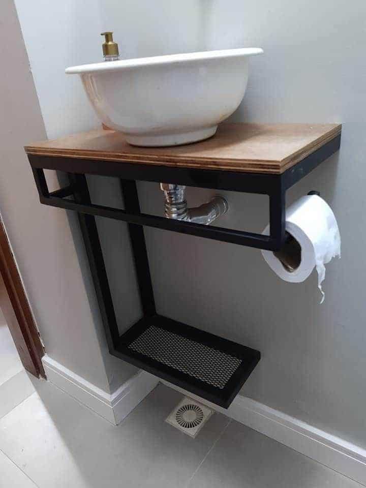 Lavabo compacto con estructura industrial única